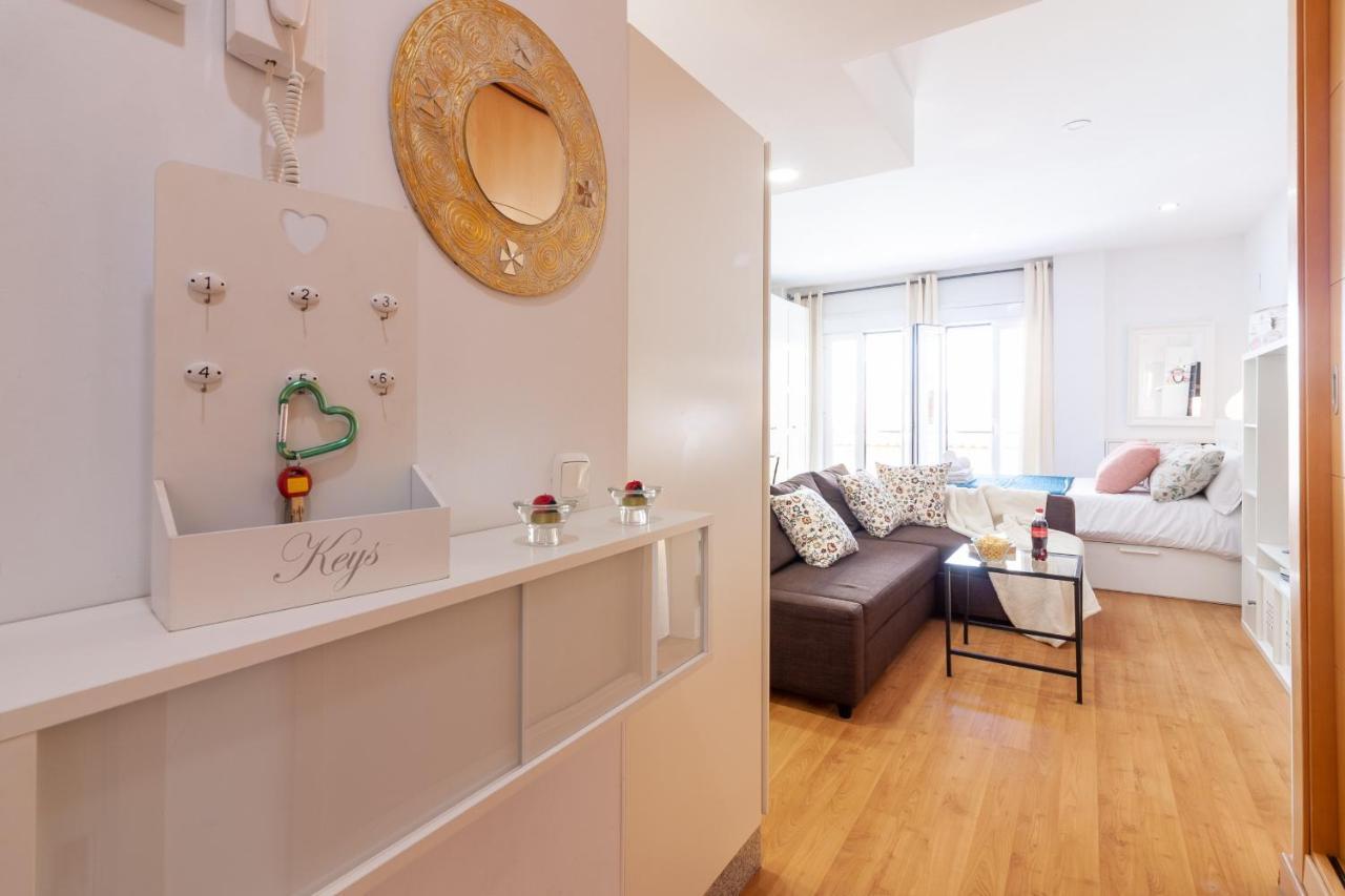 Sea & Wave Adela Boutique Apartment Malaga Exterior photo